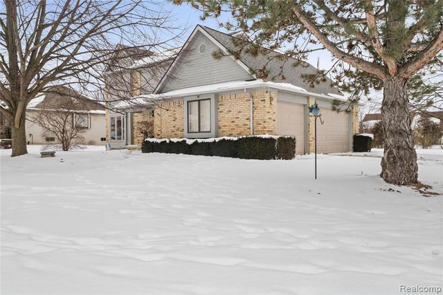 6083 Chatham Court, Grand Blanc, MI 48439