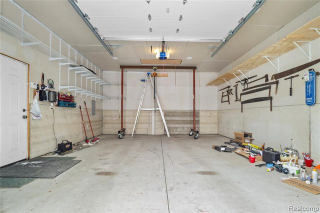 6083 Chatham Court, Grand Blanc, MI 48439