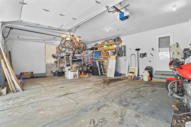 6083 Chatham Court, Grand Blanc, MI 48439