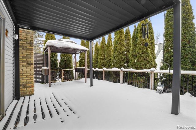 6083 Chatham Court, Grand Blanc, MI 48439