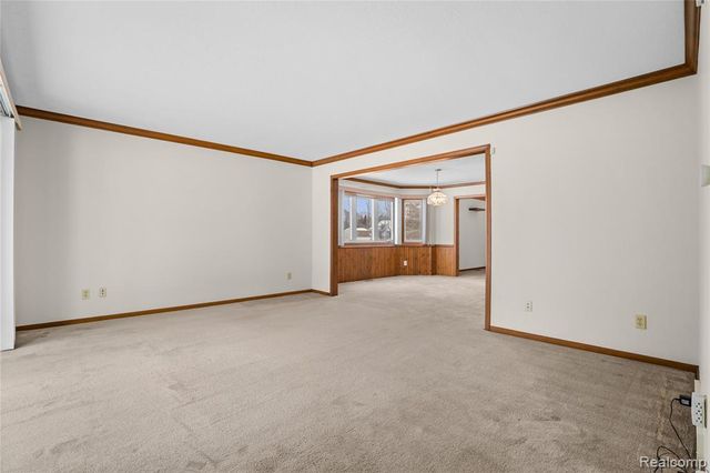 6083 Chatham Court, Grand Blanc, MI 48439