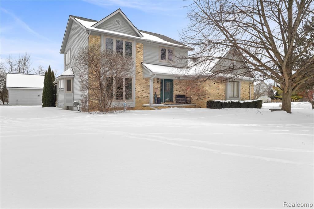 6083 Chatham Court, Grand Blanc, MI 48439