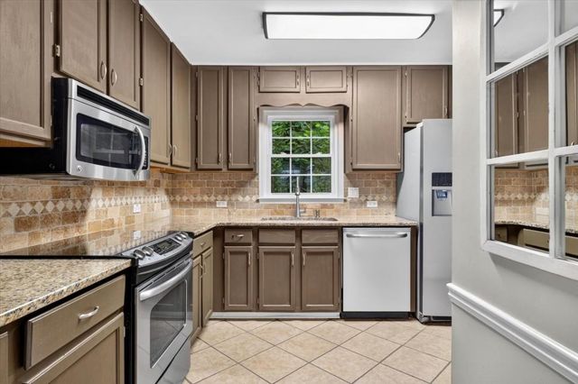 40 RAQUEL Drive, Marietta, GA 30064