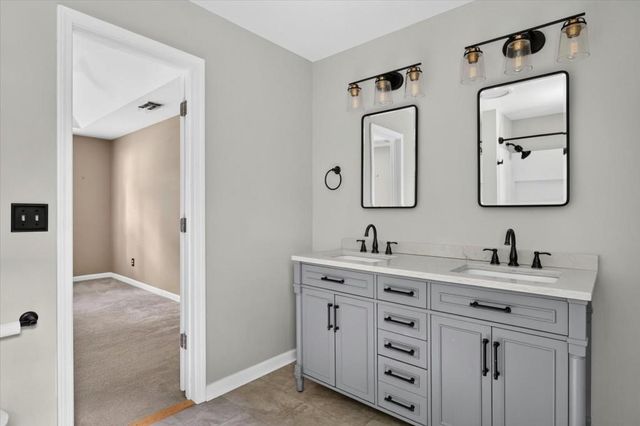 40 RAQUEL Drive, Marietta, GA 30064