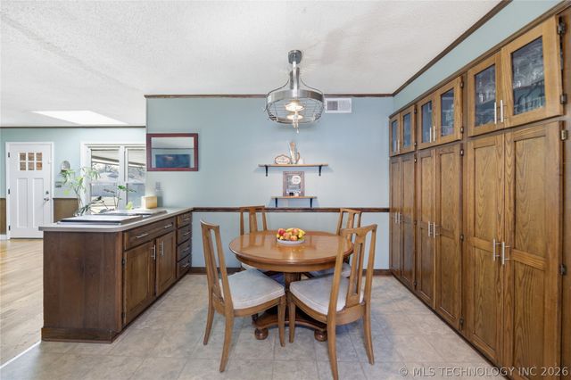 3931 S Oswego Avenue, Tulsa, OK 74135