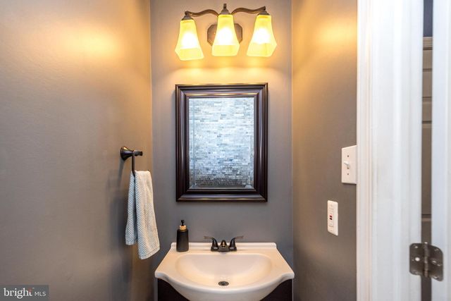 108 ASCOT CT, North Wales, PA 19454