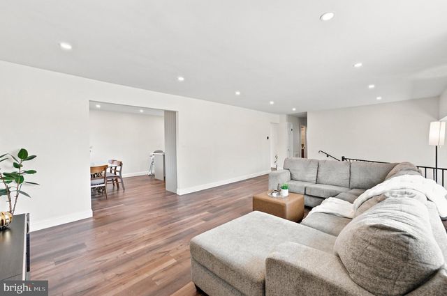 9 BUCKNELL DR, Cherry Hill, NJ 08034
