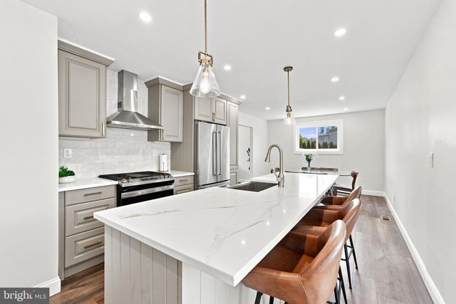 9 BUCKNELL DR, Cherry Hill, NJ 08034