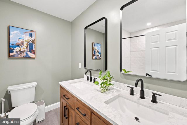 9 BUCKNELL DR, Cherry Hill, NJ 08034