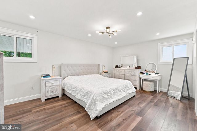 9 BUCKNELL DR, Cherry Hill, NJ 08034