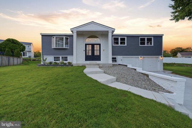 9 BUCKNELL DR, Cherry Hill, NJ 08034