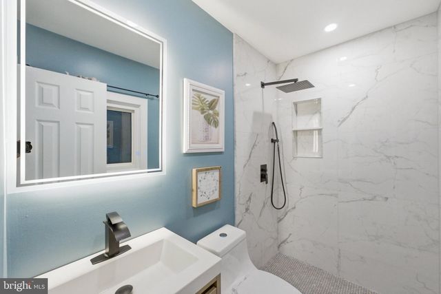 9 BUCKNELL DR, Cherry Hill, NJ 08034