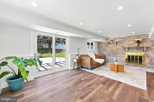9 BUCKNELL DR, Cherry Hill, NJ 08034