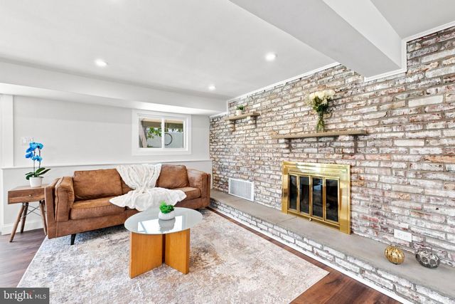 9 BUCKNELL DR, Cherry Hill, NJ 08034