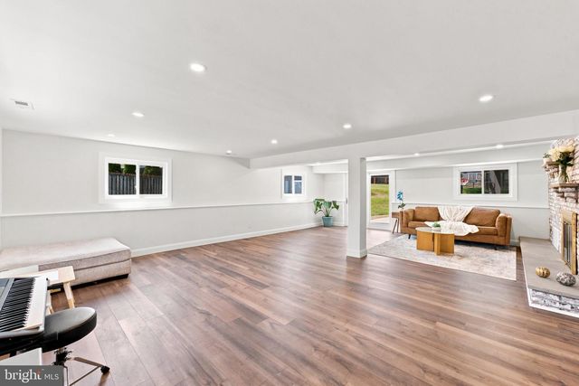 9 BUCKNELL DR, Cherry Hill, NJ 08034