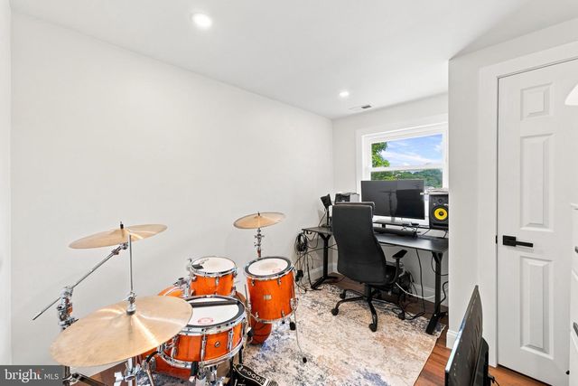 9 BUCKNELL DR, Cherry Hill, NJ 08034