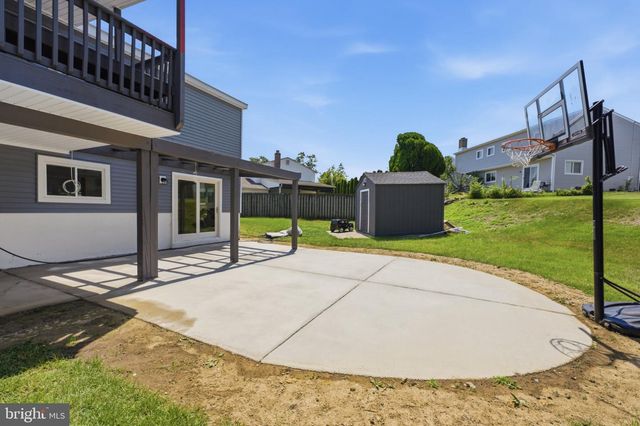 9 BUCKNELL DR, Cherry Hill, NJ 08034