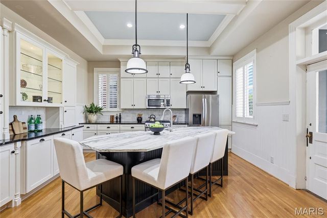 4361 Westminster Place, St Louis, MO 63108