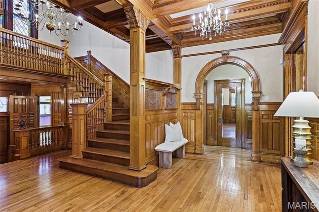 4361 Westminster Place, St Louis, MO 63108