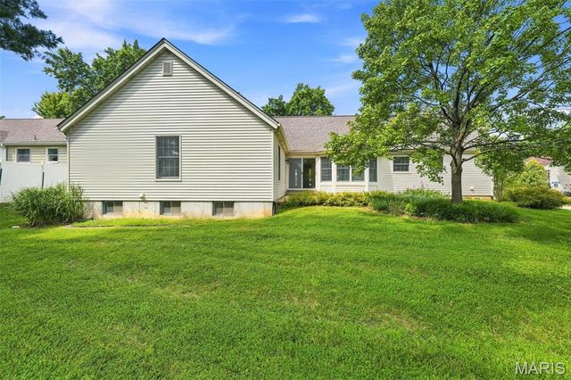 2098 Seven Oaks Drive, St Charles, MO 63303