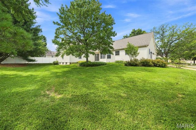 2098 Seven Oaks Drive, St Charles, MO 63303