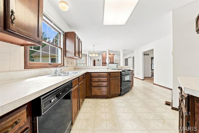 2098 Seven Oaks Drive, St Charles, MO 63303