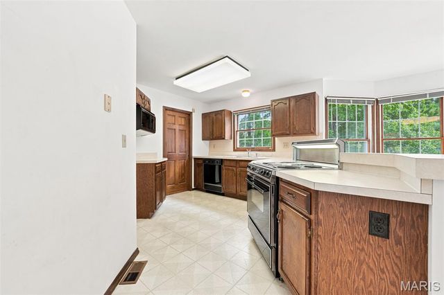 2098 Seven Oaks Drive, St Charles, MO 63303