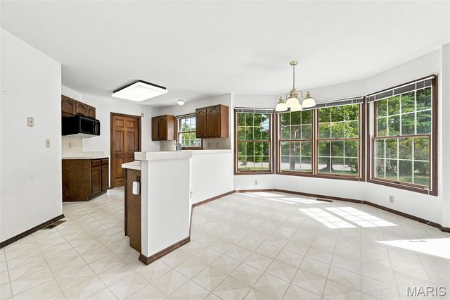 2098 Seven Oaks Drive, St Charles, MO 63303