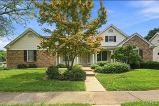 2098 Seven Oaks Drive, St Charles, MO 63303