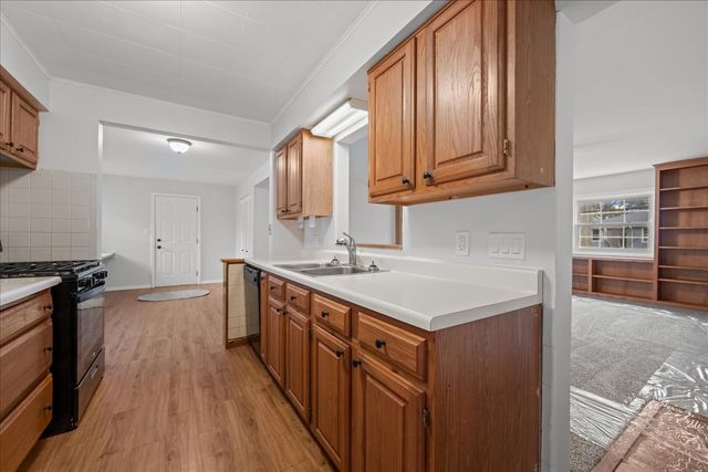 150 S Western Avenue, Aurora, IL 60506