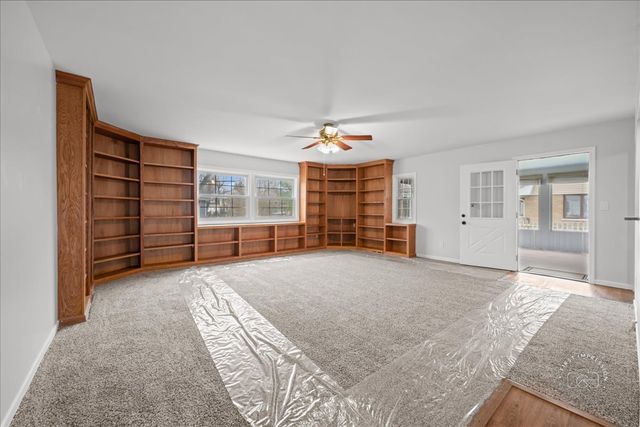 150 S Western Avenue, Aurora, IL 60506