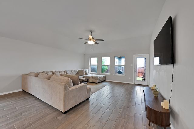 340 Freestall Drive, Midlothian, TX 76065