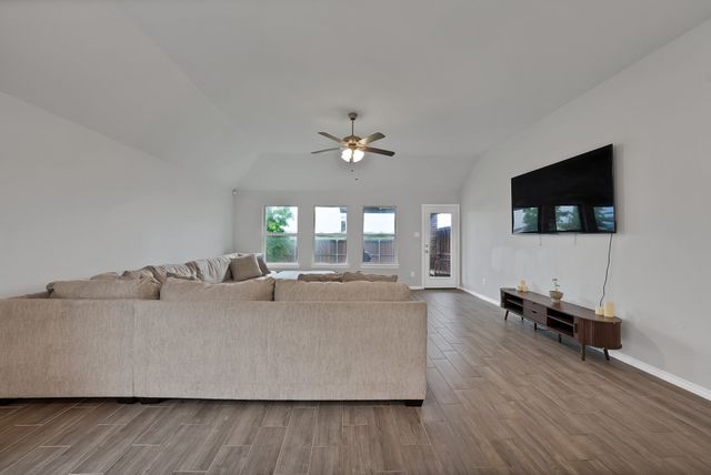 340 Freestall Drive, Midlothian, TX 76065