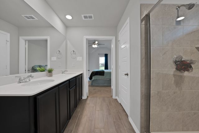 340 Freestall Drive, Midlothian, TX 76065