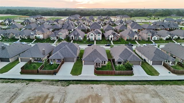 340 Freestall Drive, Midlothian, TX 76065