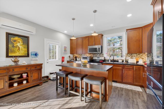 54 Shore Drive, Elizaville, NY 12523