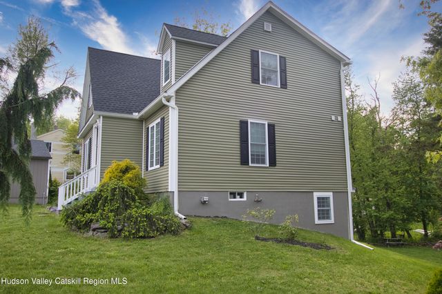 54 Shore Drive, Elizaville, NY 12523