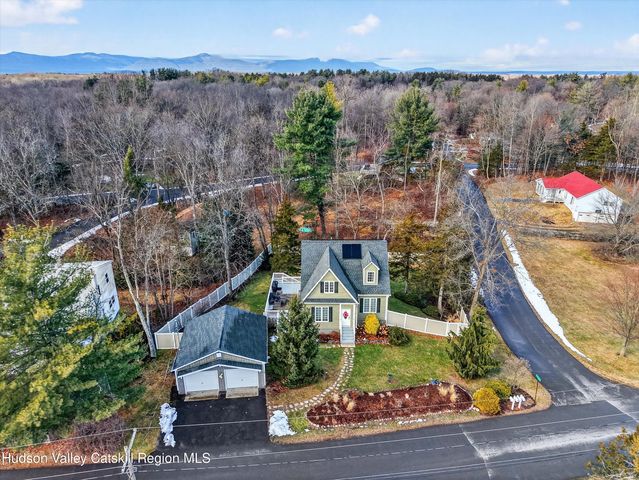 54 Shore Drive, Elizaville, NY 12523