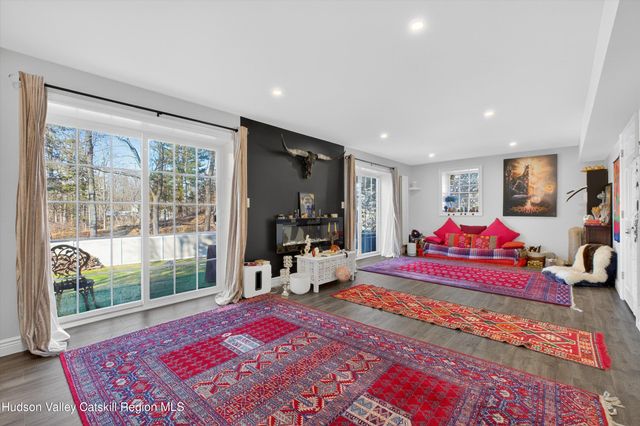 54 Shore Drive, Elizaville, NY 12523