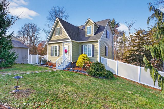 54 Shore Drive, Elizaville, NY 12523