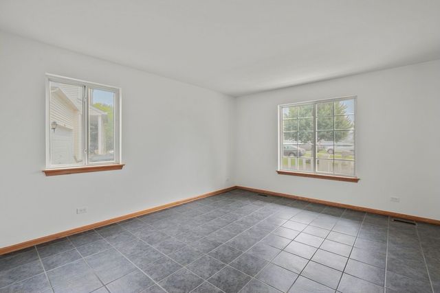 280 Persimmon Court, Round Lake Beach, IL 60073