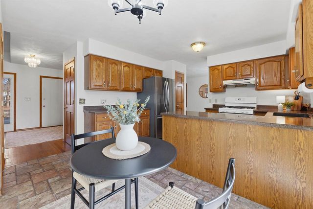 1715 BERNHEIM STREET, Oshkosh, WI 54904