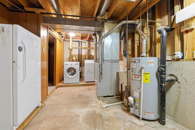 1715 BERNHEIM STREET, Oshkosh, WI 54904