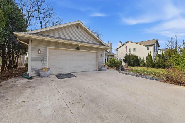 1715 BERNHEIM STREET, Oshkosh, WI 54904