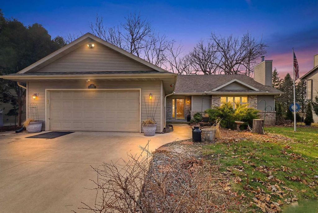 1715 BERNHEIM STREET, Oshkosh, WI 54904