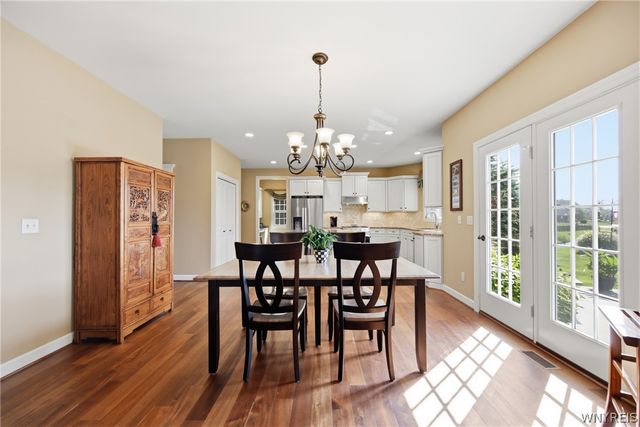 6 Parliament Lane, Lancaster, NY 14086