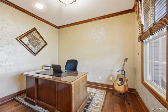 6 Parliament Lane, Lancaster, NY 14086