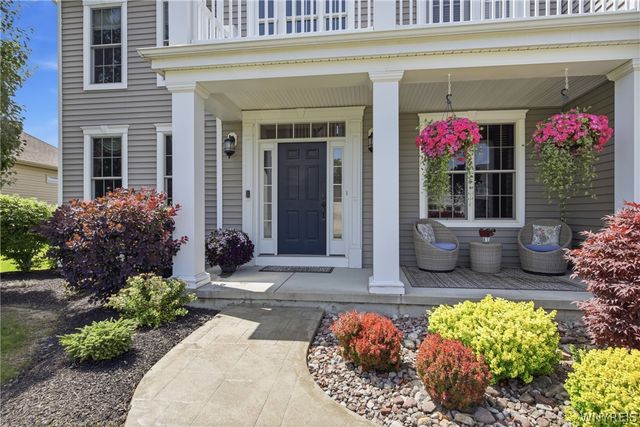 6 Parliament Lane, Lancaster, NY 14086