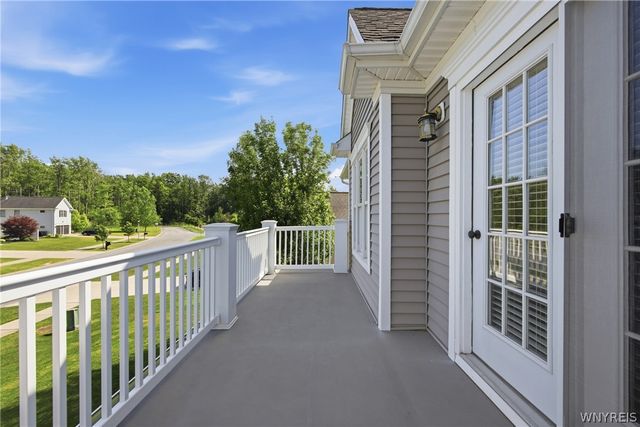 6 Parliament Lane, Lancaster, NY 14086