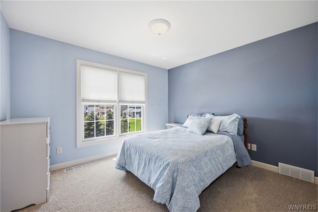 6 Parliament Lane, Lancaster, NY 14086